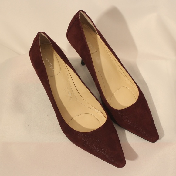 Pointed Toe Pumps in maroon - Picture 3 of 8